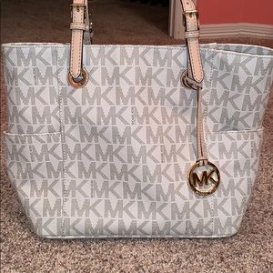 MICHAEL KORS PURSE!